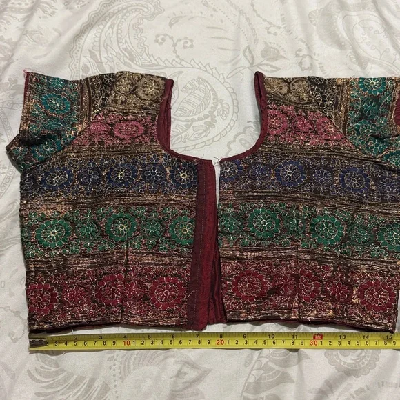 Colorful Embroidered Blouse - Picture 4 of 5
